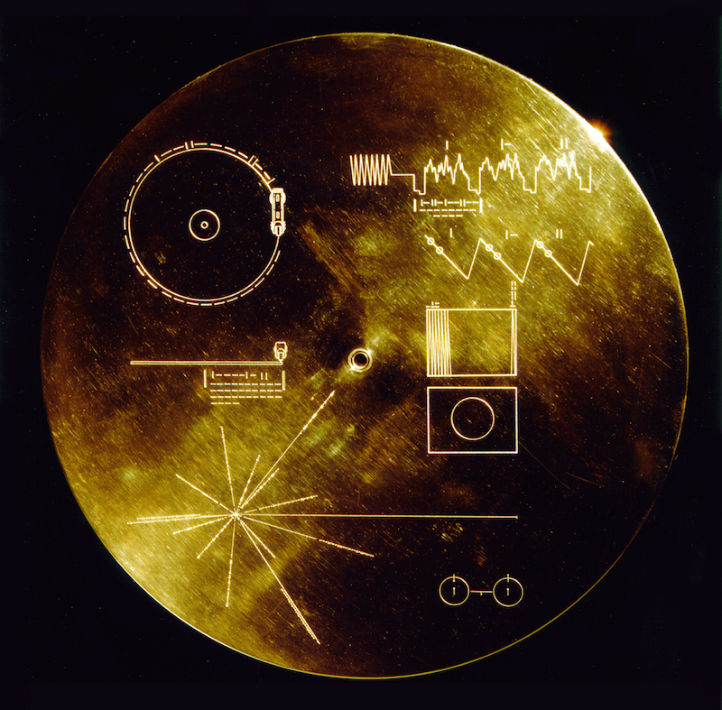 �ɳ�̫��ϵ�ĺ�����һ��Я���ġ�����Ƭ����װ��ʲô