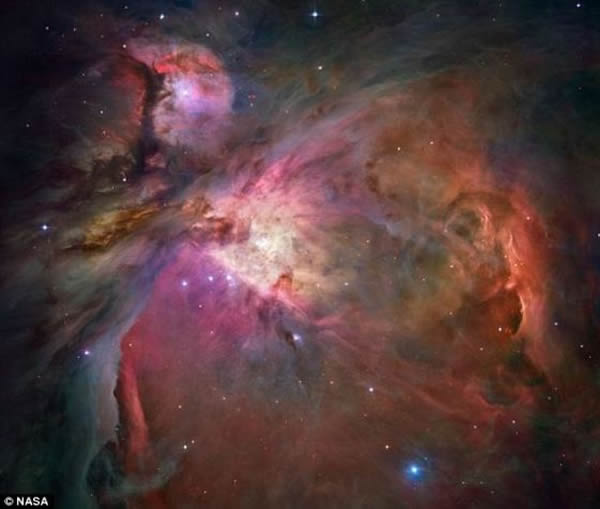 ����������Χ�γɵĳ�������������̫�գ����������γ�֮��ͬʱ�䵱��ϵ�ݻ���һ���ؼ�Ҫ�ء������������˵�������ϵ�ÿһ���˲��ֶ����Ǽʳ������ɡ���Ƭչʾ���Ի�������