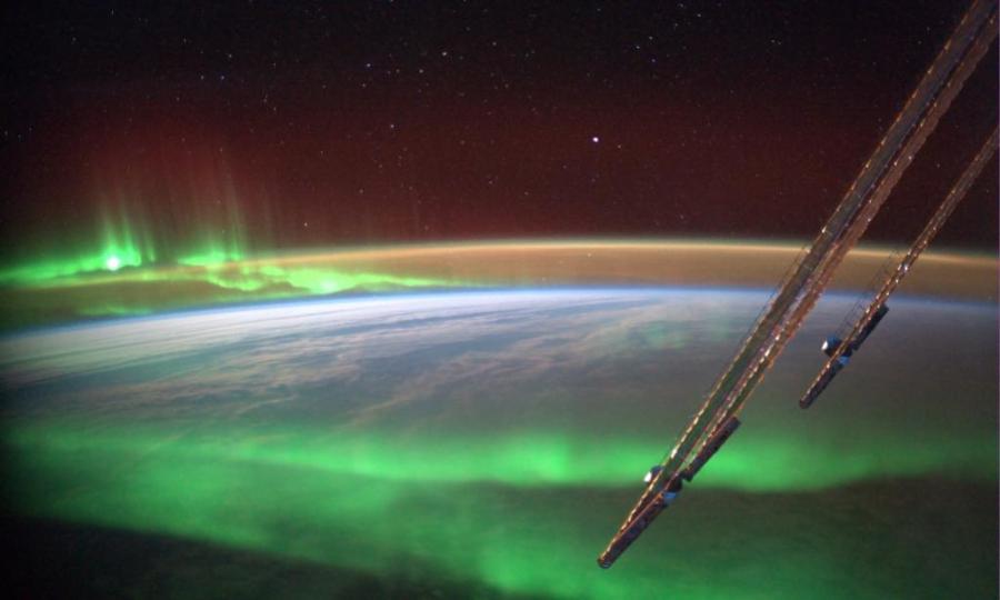 ���ʿռ�վ�ɹ����⣬��˹�ز�׽��������Ƭ��������һ��Ը�������Է�����ôһ��δ�����ֵĹ��ɡ���