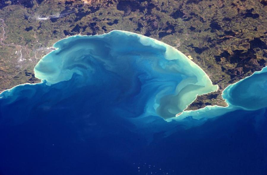 �������Ļ����壬��˹�سƣ�������Ƭ������ʶ�������������ֻ��ˮ��