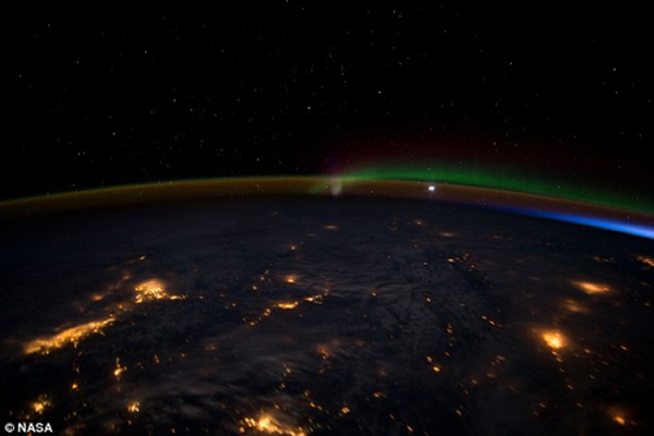 美国宇航局建立网站公布从太空中拍摄的各种地球照片 邀网友辨认城市夜景