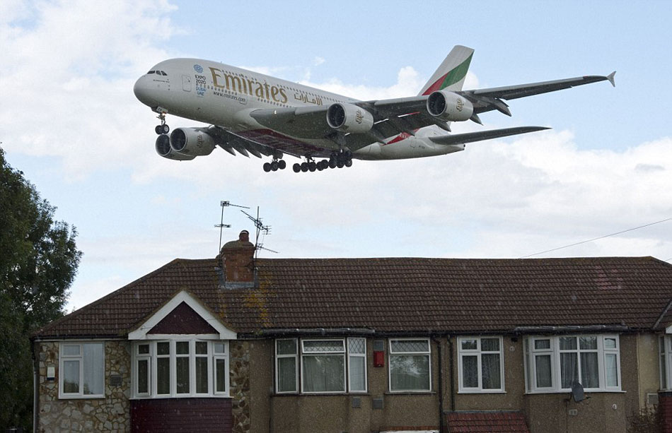 Ӣ�����������ֵĵط����׶غ���˹����ÿ������ɻ��ͷ��ӹ�