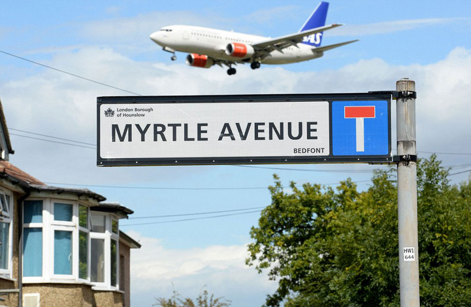 Ӣ�����������ֵĵط����׶غ���˹����ÿ������ɻ��ͷ��ӹ�