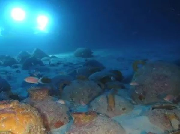 ���к����׷���2700����ʷ������˹ų���