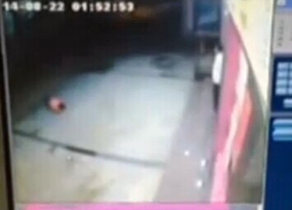 广东老妇鬼打墙走不出电梯?监视器拍下失踪前诡异行径