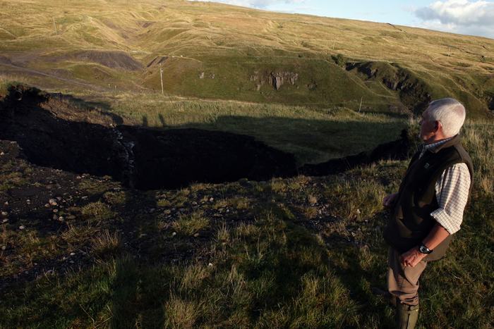 Ӣ����ѧ��ʦ���Իؼ�;�з���·�ϳ��־������