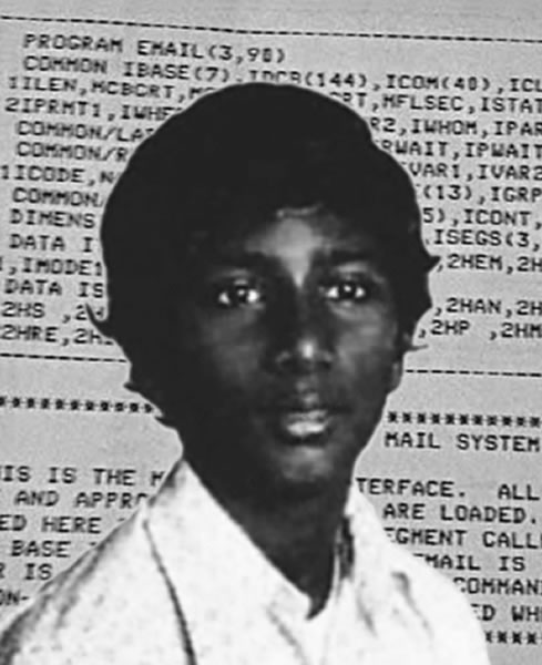 14岁男孩希瓦•阿亚杜拉(Shiva Ayyadurai)1978年发明了电子邮件