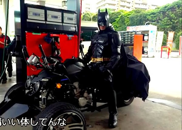 大侠帅气的姿势!