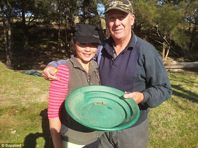 柯里柯瓦(Walter Krikowa)夫妇及找到的黄金