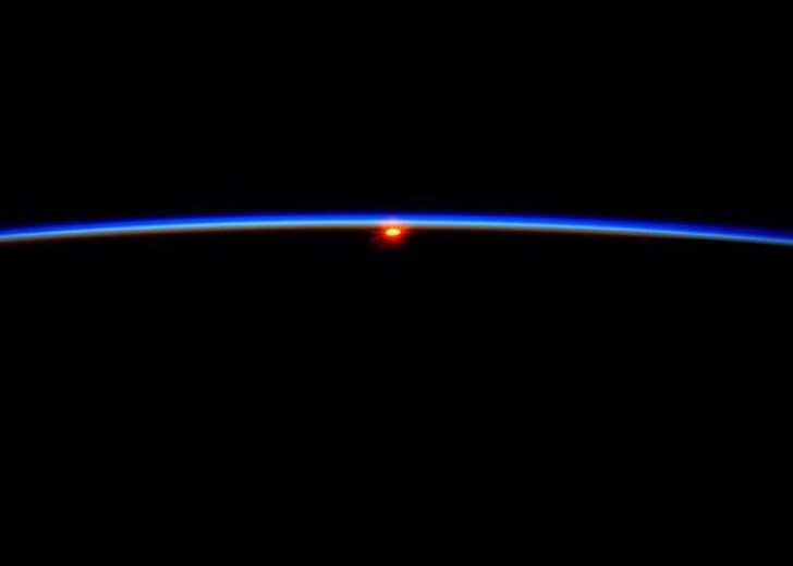 �Ƕ�����£�̫����һ�����������