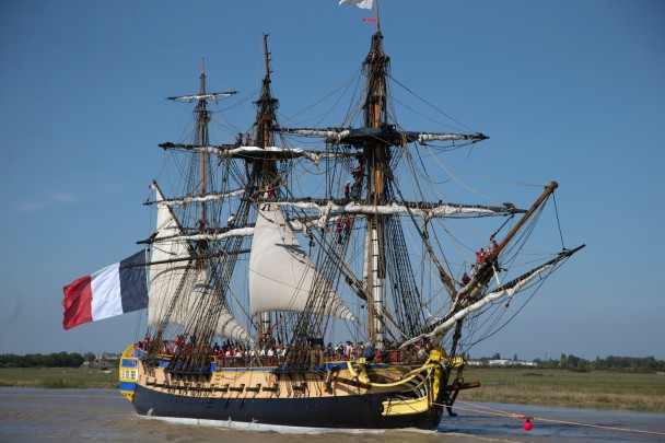 纪念参与美国独立战争 法国护卫舰赫米奥娜号