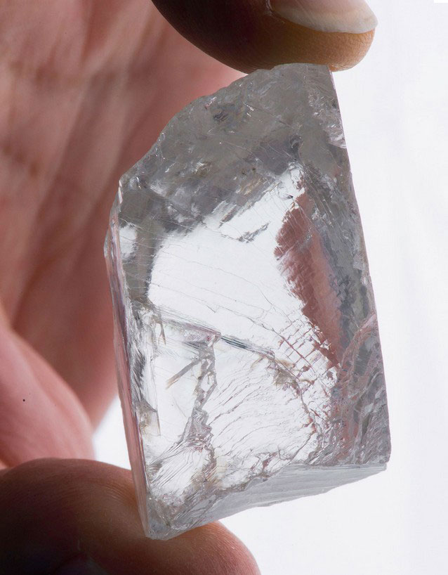 南非约翰内斯堡市附近的库里南矿(Cullinan)发现一颗232克拉大钻石