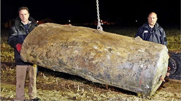 �¹�С�ǳ���һö�����м�¼���������Σ�յĶ�սʱ������ը��