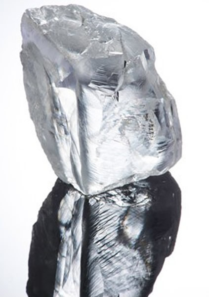 南非约翰尼斯堡市附近的库里南矿发现一颗232克拉大钻石