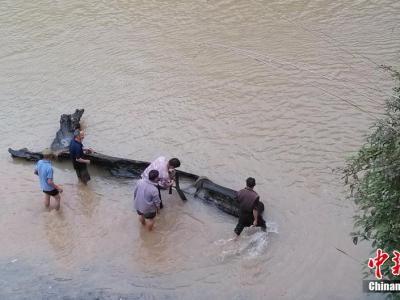 美国神秘不明生物天蛾人 - 神秘的地球 科学|自