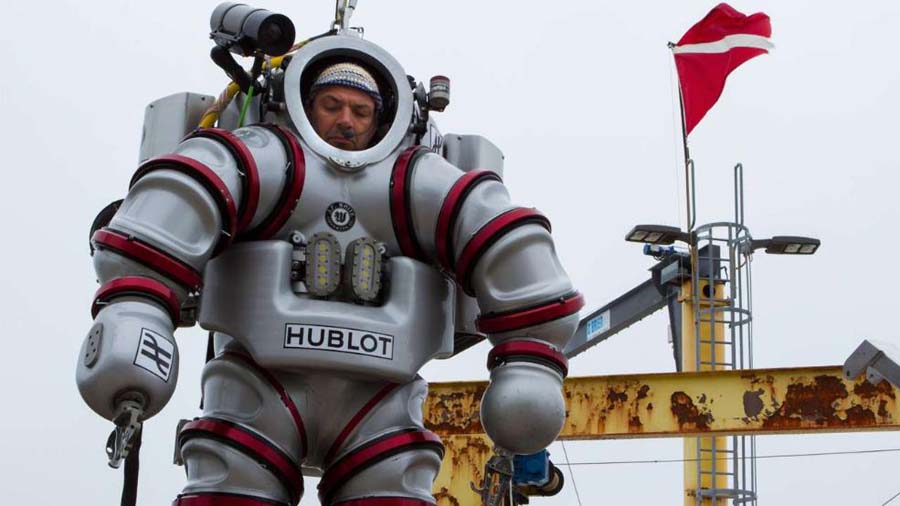 希腊考古学家和他的高科技潜水服“Exosuit”