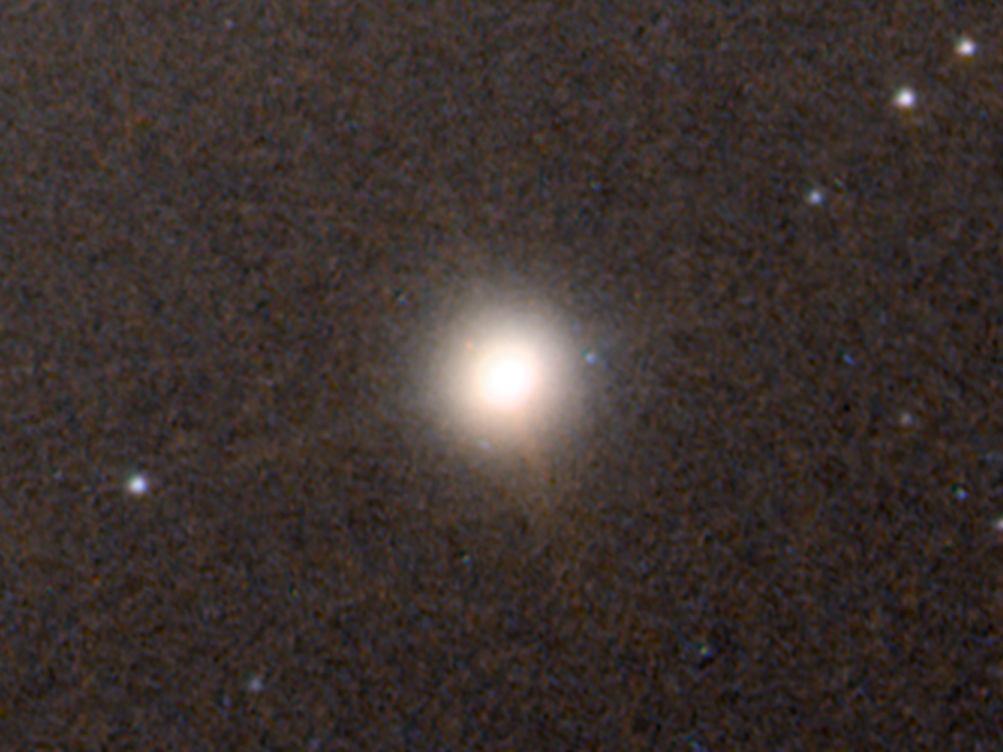 天文学家用哈勃太空望远镜发现矮星系M60-UCD1中心地带的巨大黑洞