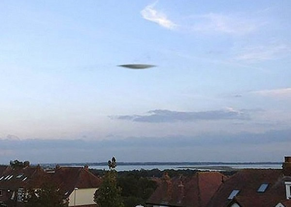 Ӣ����������ɫ�ɵ������ӹ�