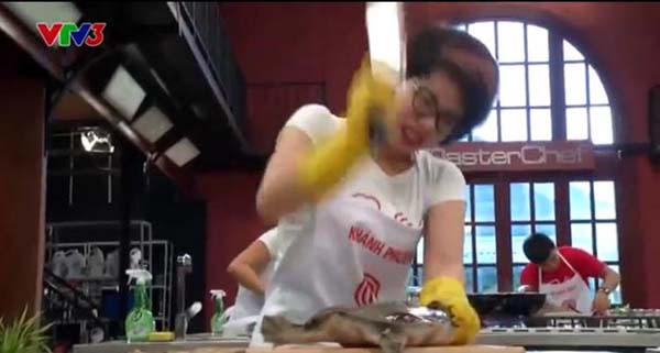 越南中央电视台《越南大厨》节目播斩首甲鱼画面引民愤