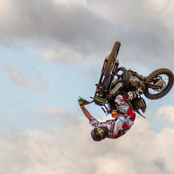 ���ǰ�������ԽҰ�������ھ��Ĳ��ʣ����ڿ���չ�־����ؼ�������Ϊ��������ʿ����