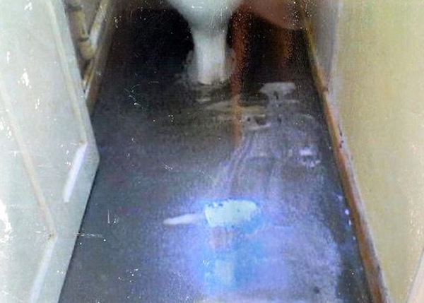 英国伯明翰百年大宅闹鬼不断:惊现疑似耶稣像