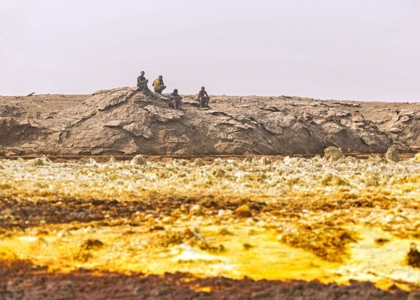 位处达洛尔的硫磺温泉十分美丽,但也危机四伏。