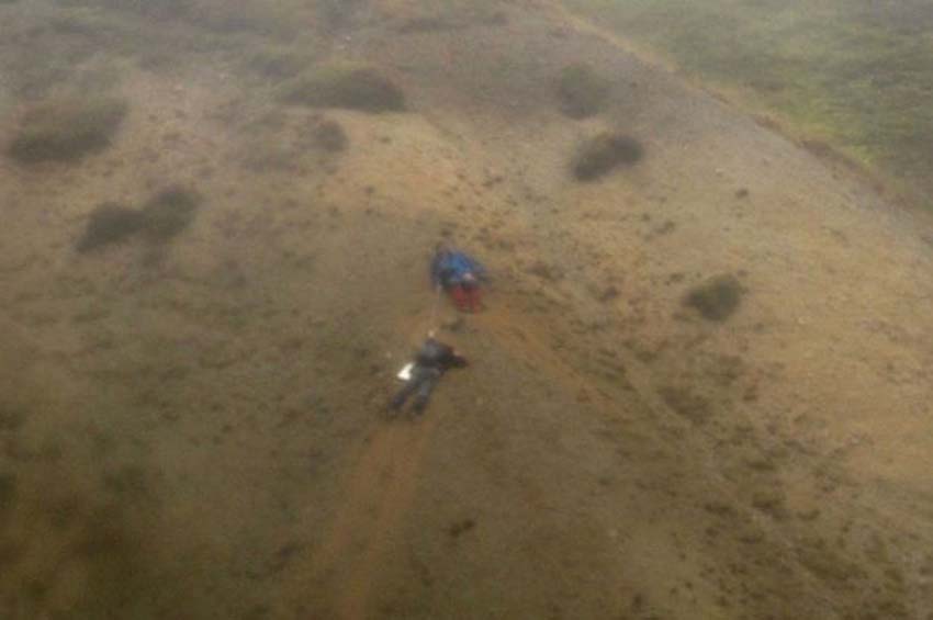 英国登山者被困悬崖边