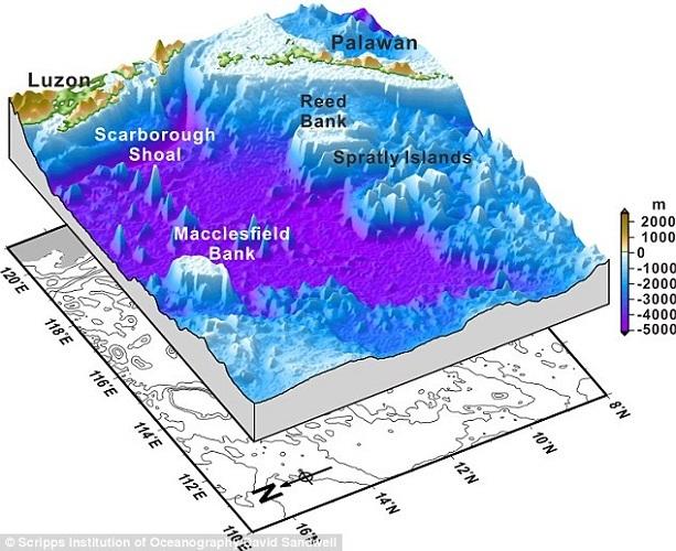 这张图片展示了包括中国南海里德沙洲和巴拉望岛在内的海底山脉