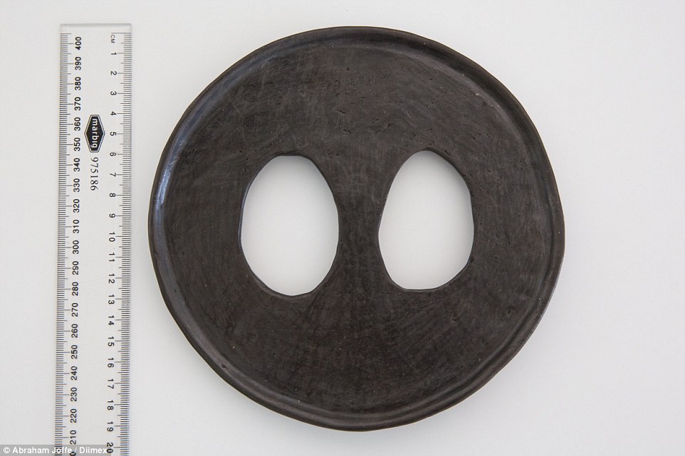 �����������ϲ�ƫԶɽ���з��֡�������󴽵�Ů�ˡ�