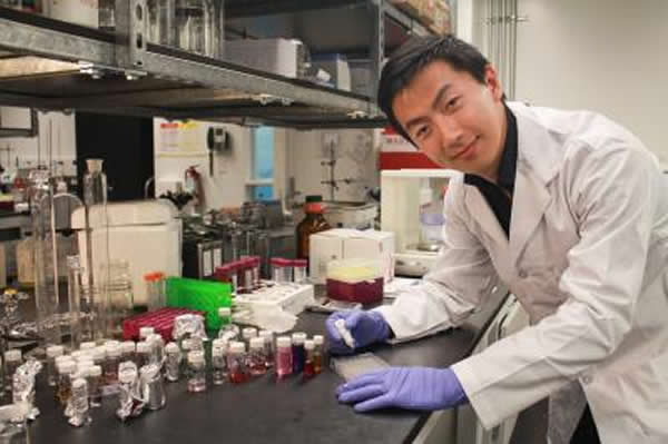 ����¬��ѧ��Shengyan (Sandy) Liu �쵼һ���о���Ա�з���һ�����Ƹ���֢�����׿�����Һ��