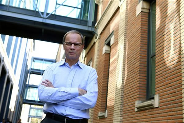 蒂罗勒成为本年度经济学奖得主