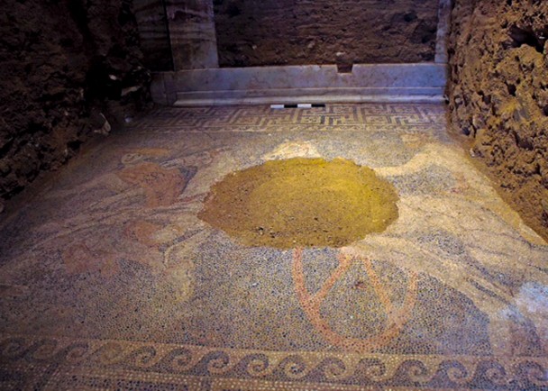 该马赛克古画于约公元前300年绘成