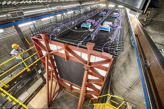 ���׹��Ҽ�����ʵ���ҵ���΢��̽�����Ŀ�ѧ����ͼͨ����װ�÷�����΢��������໥���õ�