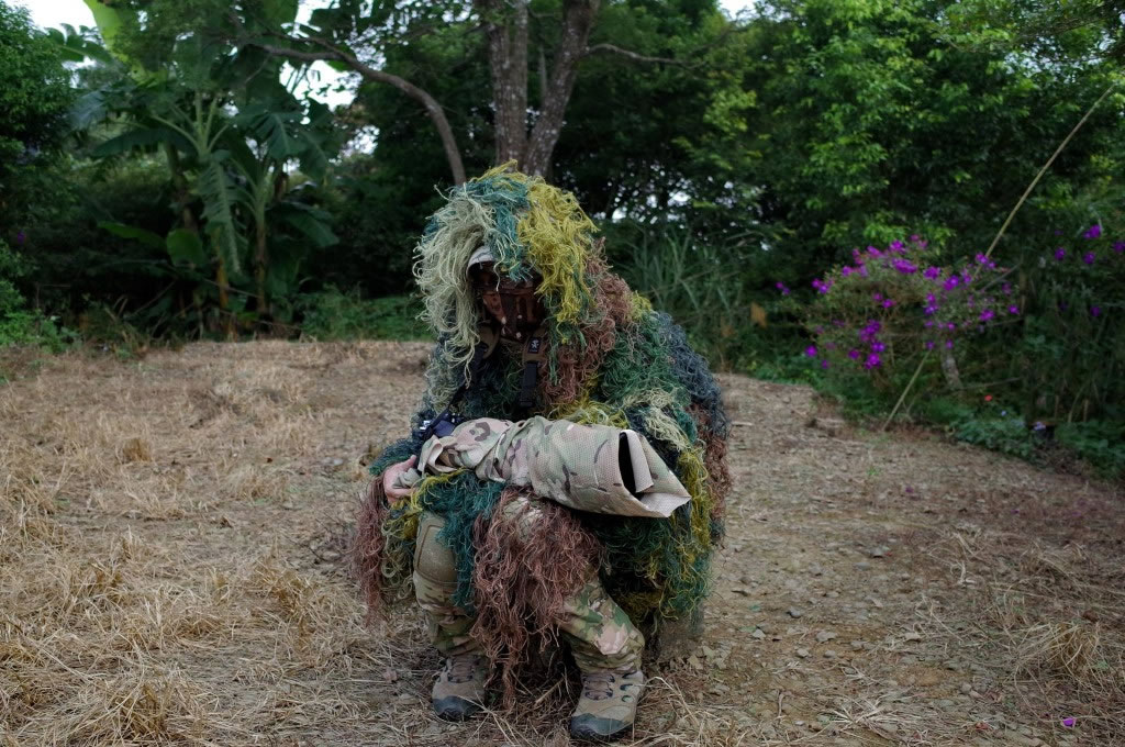 ����������ƽ���޾��ڻ��ҵ��·��խ�޷�����αװ�ʵĵط�����С�������׳Ƽ�������αװ�¡�һ���ش�2����������Ȳ����ʣ�һ�����ֻ�ܳ�3����ͷ���������ܲ��ˡ���Ƭ