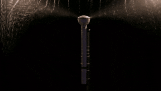 发明家最新设计一款创新性“空气雨伞”,手持一个权杖装置无须织物伞面便能防雨。