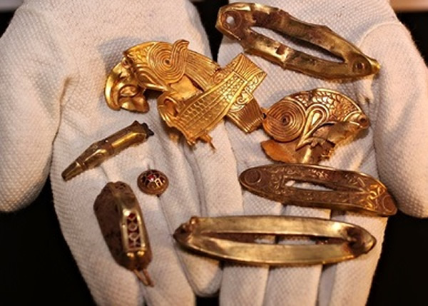 斯塔福德郡盎格鲁撒克逊宝藏于09年出土