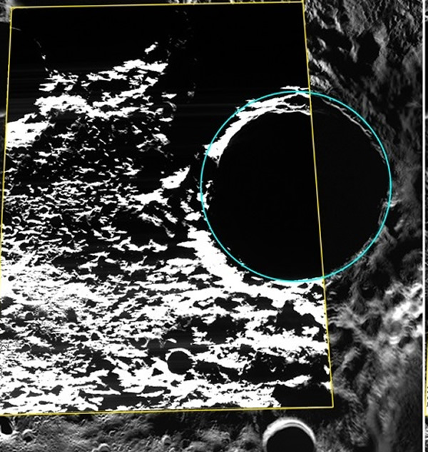 信使号传回的照片中发现水星北极地区一个陨石坑附近有冰的存在