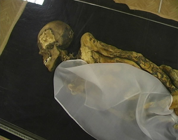 俄罗斯阿尔泰山脉2500年前古尸“冰雪公主”死因查明:吸大麻过量