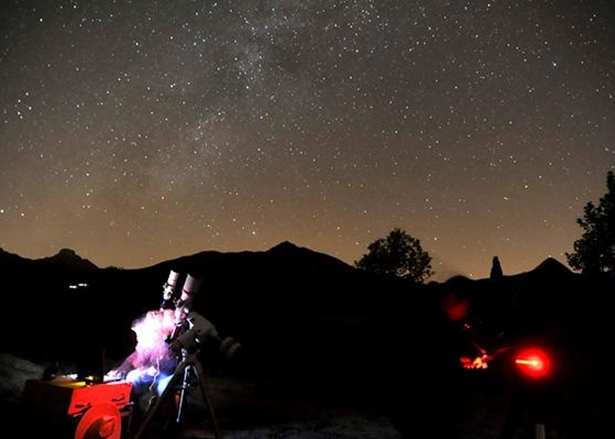 ɽ����̨��ϼ��ɽ�羰������2009��10��17����ҹ���������Ի��������ꡣ