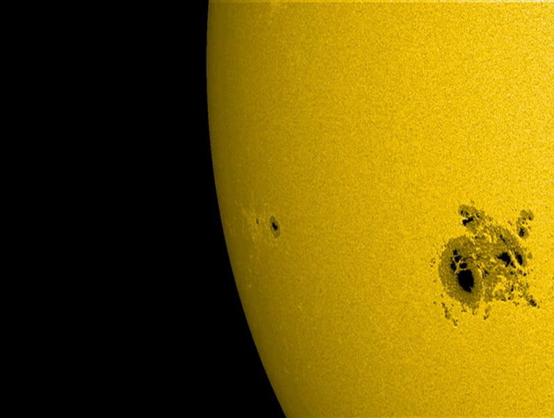 “AR12192”是近25年来观测最大的太阳耀斑,被天文学专家描述为“威胁级”。