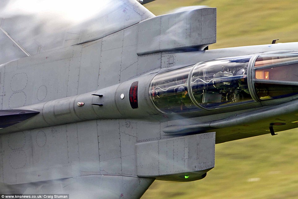 Ӣ����������ʿɽ��ż��һ�ܵͿշ��к�ը��