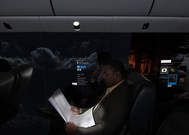 晚上亦能欣赏机外的怡人景色