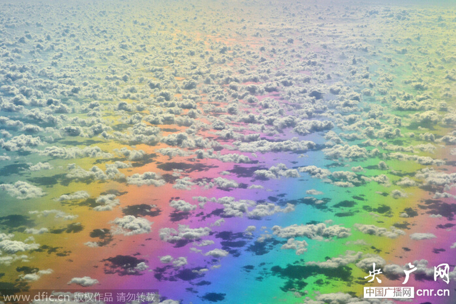 ôŮ˿ڷɻԽձȺϿʱĵԾ޺硱澰