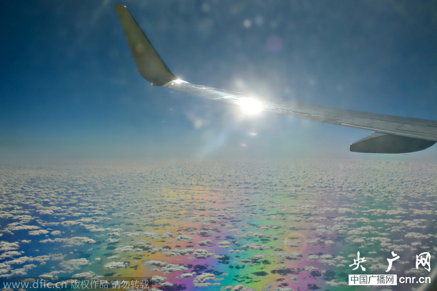 ôŮ˿ڷɻԽձȺϿʱĵԾ޺硱澰