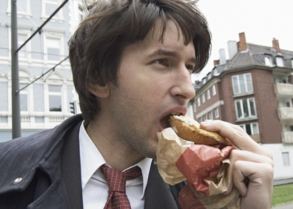 研究认为人空肚时会凭直觉下决定