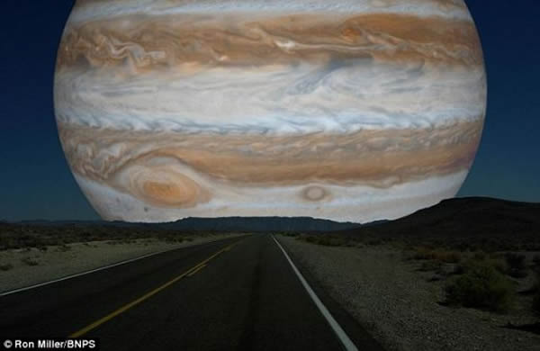 ȥ�꣬�����������١����գ�Ron Miller��������һϵ�������������Ʒ������������򻻳�̫��ϵ�����������ǣ������Ǻ����龰����������չʾ�ı��������ľ������