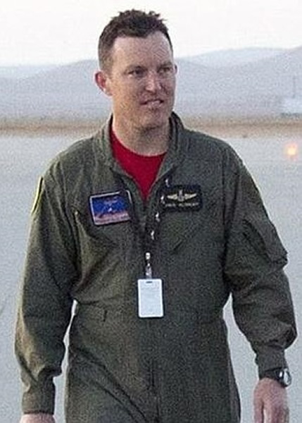 阿尔斯伯尼(图)本身有15年飞行经验