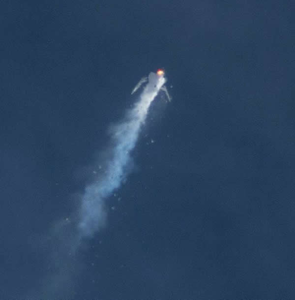 专家称导致维珍银河太空船坠毁的是某种猛烈的结构损坏而不是引擎爆炸