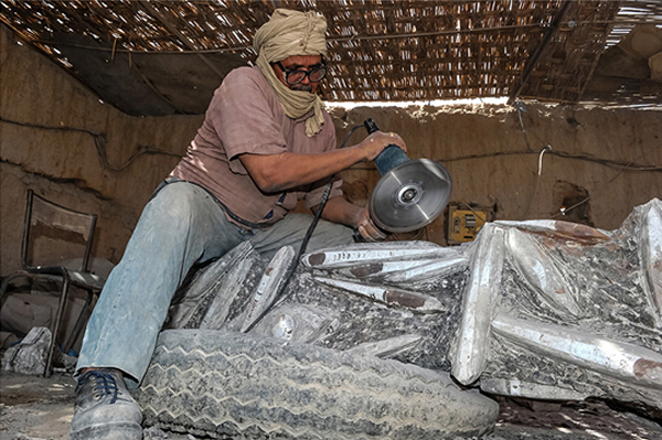 当地收藏家阿布德斯拉姆·卡沙米 (Abdeslam Kassmi) 表示这一地区是“方圆 100平方公里(约为 40 平方英里)内近 500 种化石”的所在地,