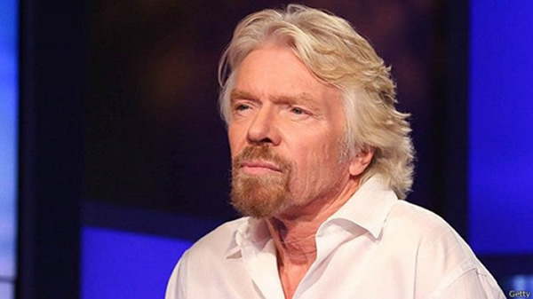 维珍银河总裁布兰森声称仍将携家人乘坐第一班飞船太空飞行